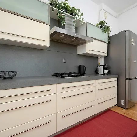 Unique & Functional Near Market Square By Renters