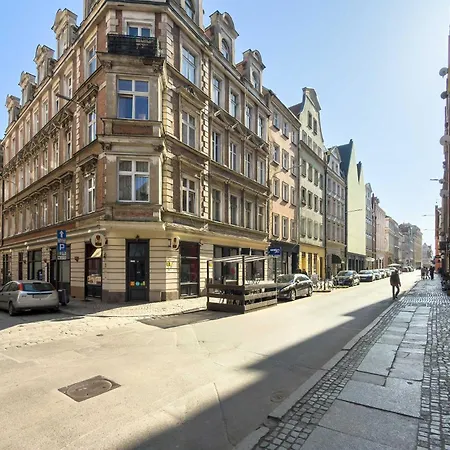 Unique & Functional Near Market Square By Renters