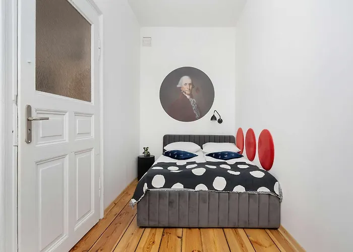 Unique & Functional Near Market Square By Renters